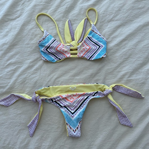 Roxy Reversible swimsuit bikini set - Picture 2 of 3